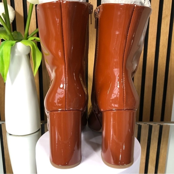 NEW WITHOUT TAGS Steve Madden Nevit Faux Patent Leather Boots Cognac Size 7.5 - Picture 3 of 7